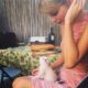 Taylor Swift responds to a fan who criticized her for frequently kissing and being seen with her cat, stating, “I can’t be without my cat, Travis,” emphasizing the importance of her feline companion in her life…See Full Details below👇