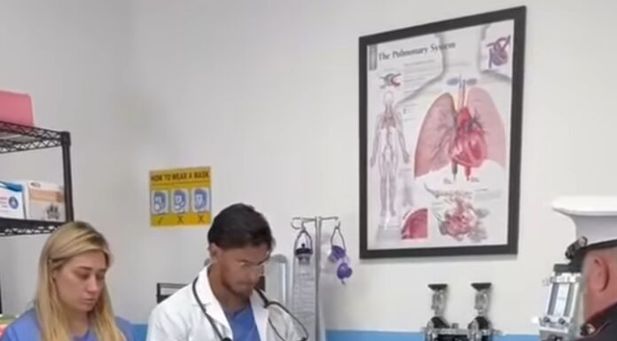 THIS IS ABSOLUTELY HEART BREAKING Navy Lieutenant delivers a difficult message to Mother in the Hospital… Watch Video here👇👇